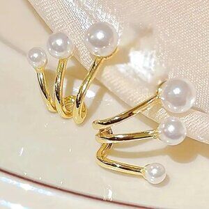 Triple Pearl Earrings Wrap Minimalist Simple Classy Retro Sophisticated Gold Y2K